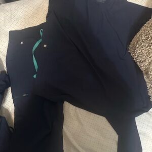 Figs Women's Navy Scrub Set